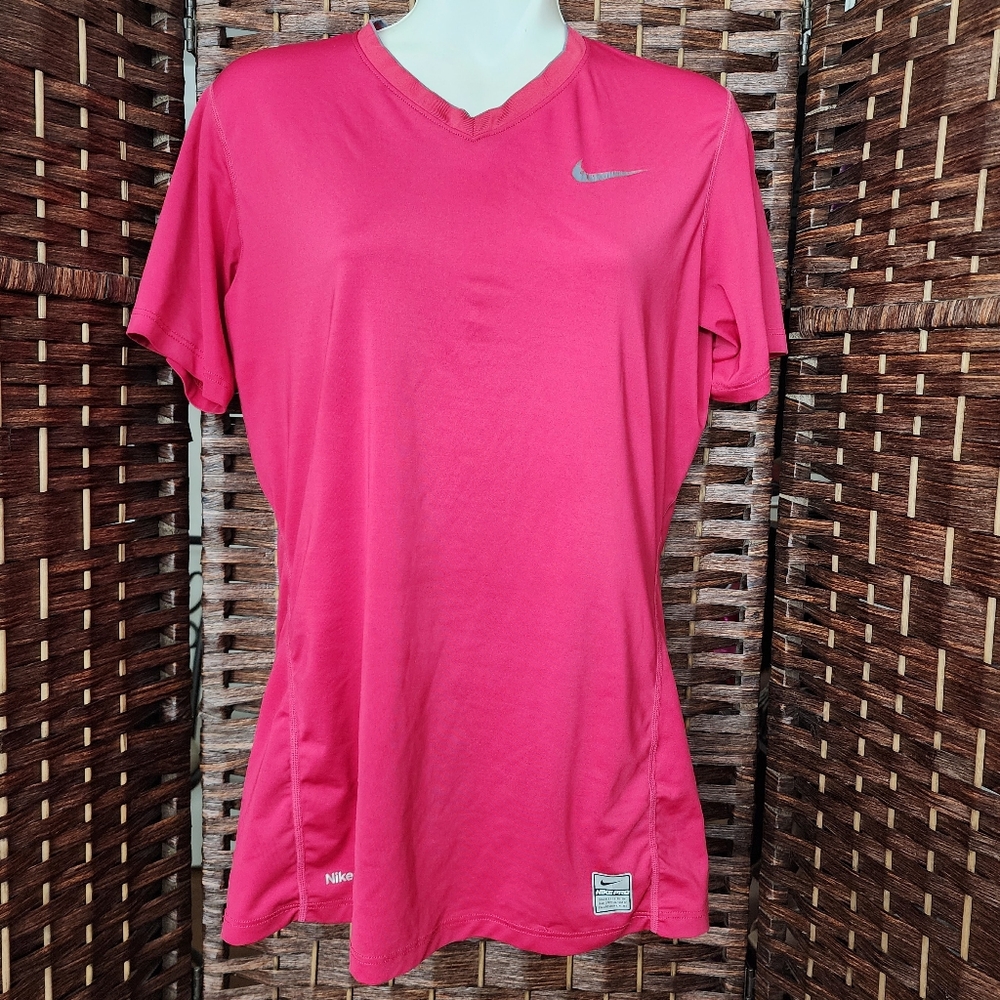 Nike DRI-FIT Shirt color pink for training or sport good condition